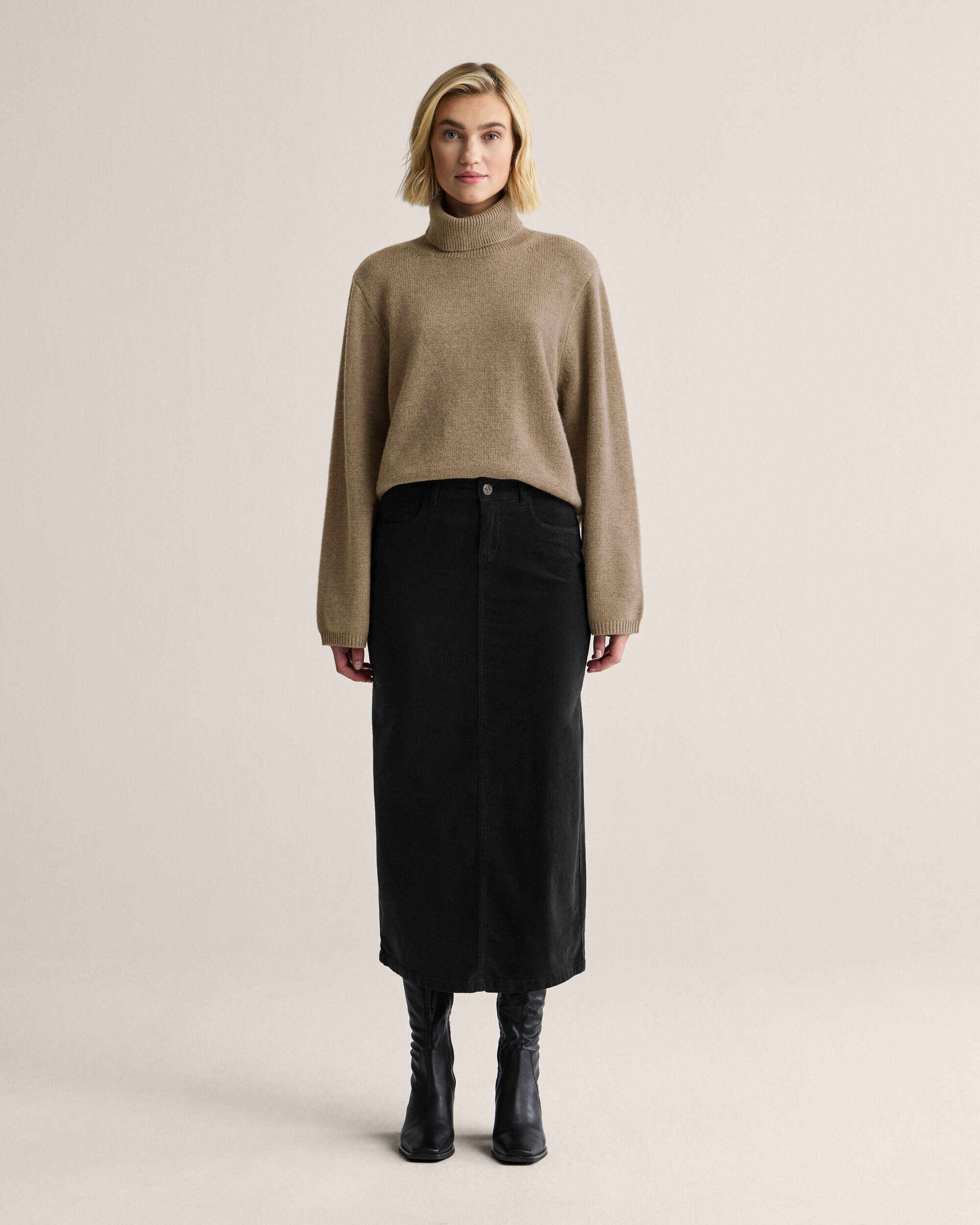 スカート THE NEW HOUSE CLAVER SKIRT TNH 20232024 スカート THE NEW HOUSE CLAVER SKIRT TNH 20232024 THE NEW