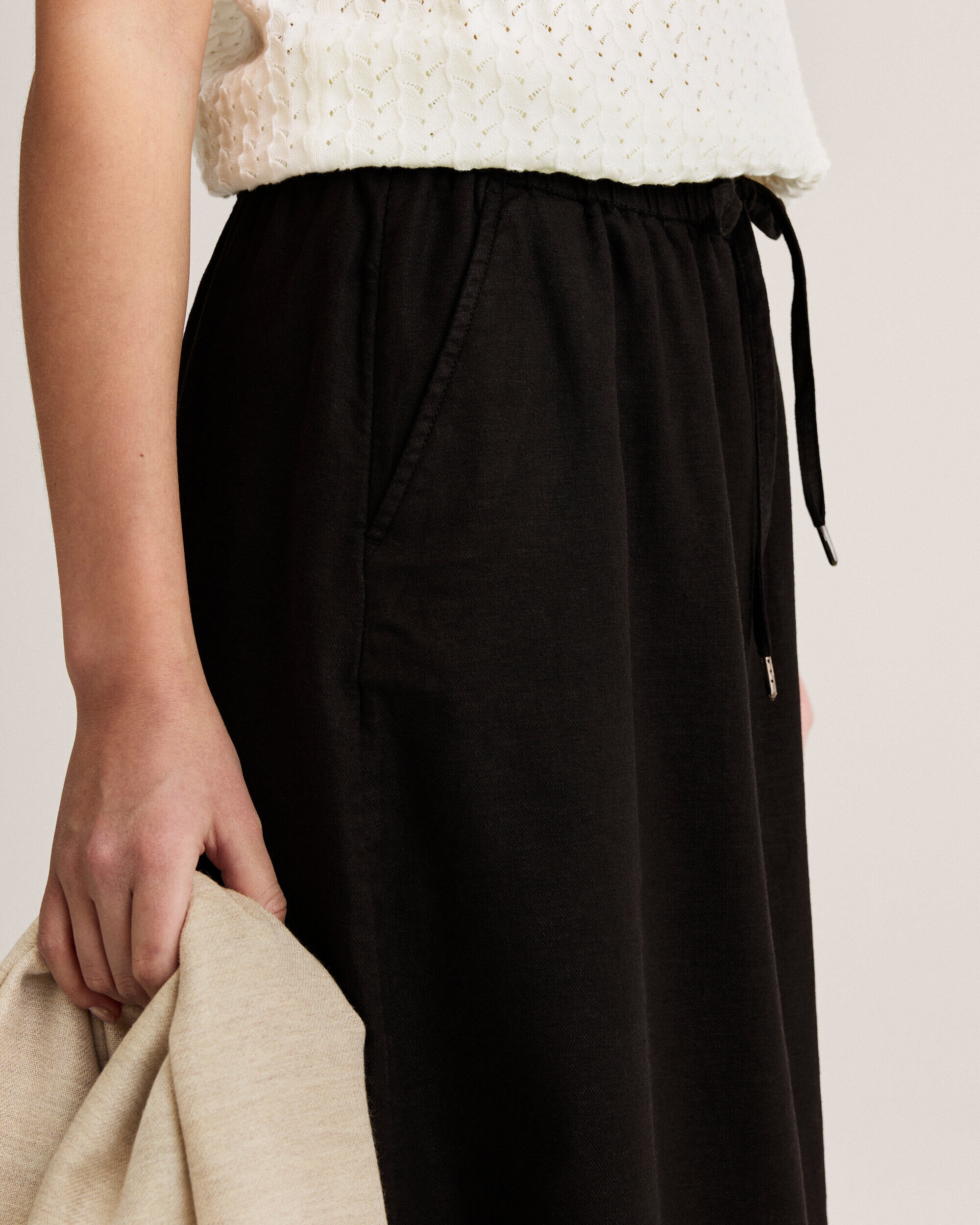 Skirts – Buy skirts online | Newhouse