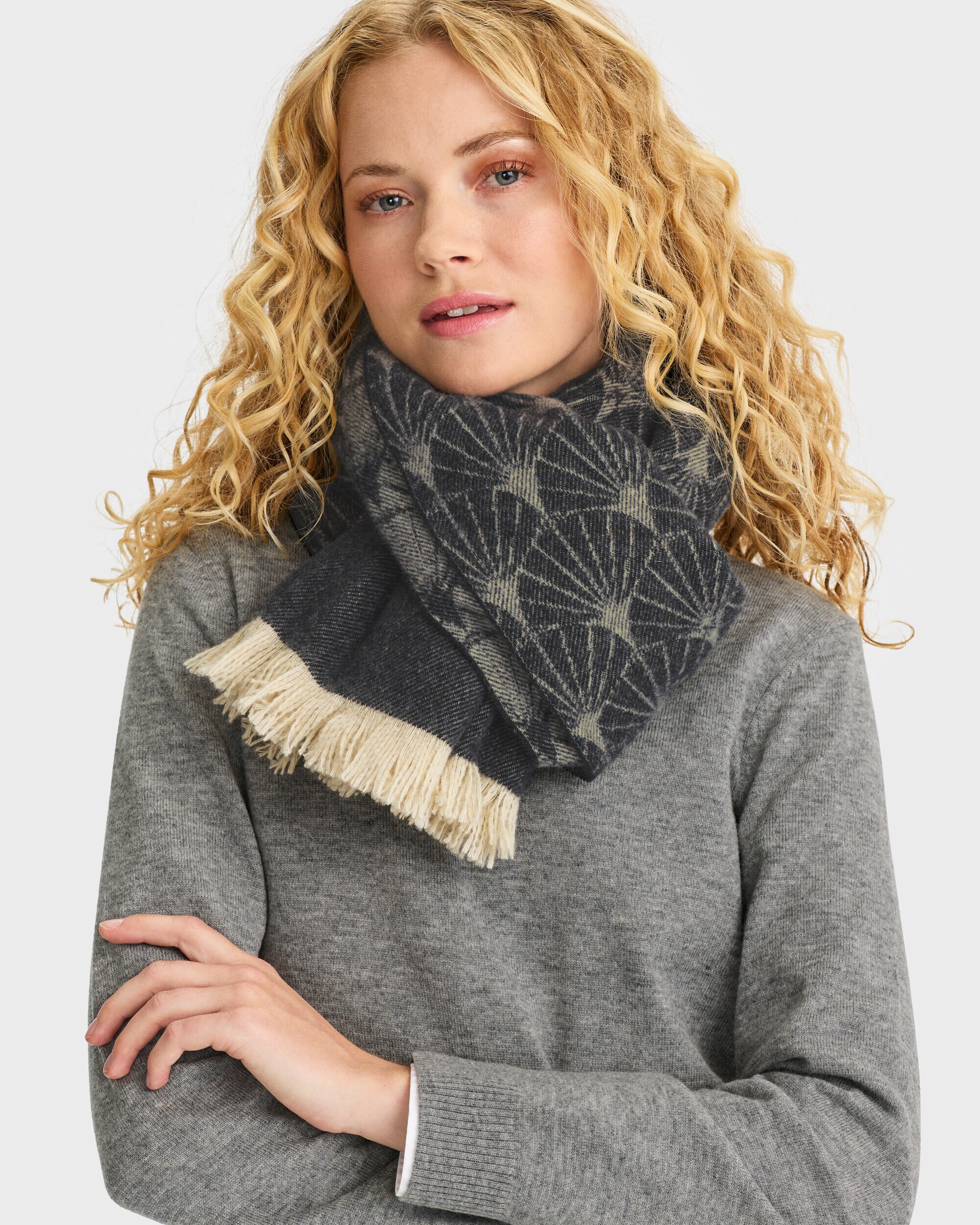Newhouse Scarf